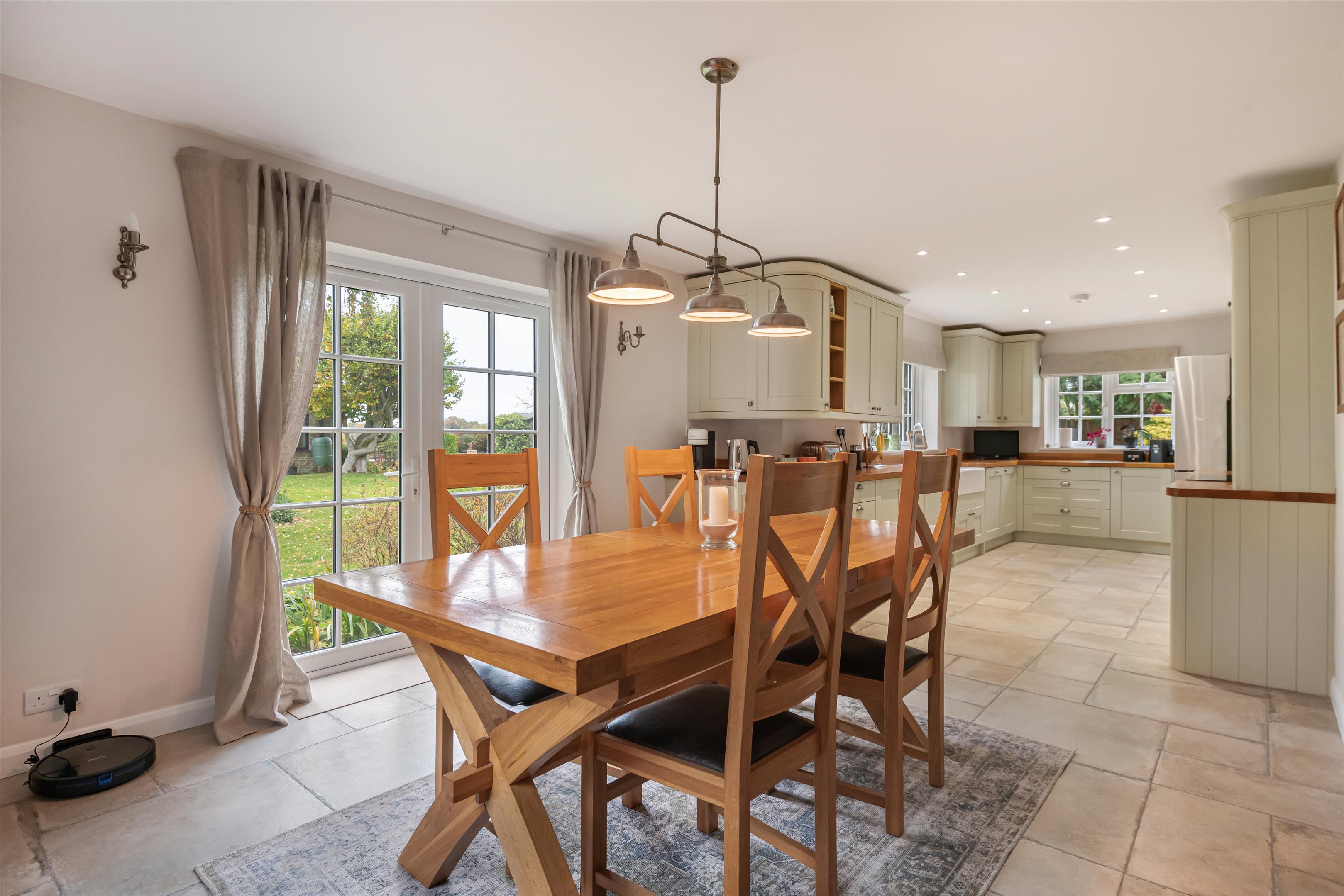 5 bedroom detached house for sale 0