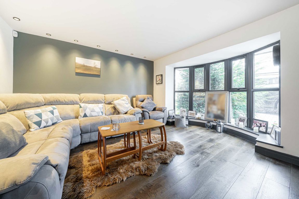 5 bedroom semi-detached house for sale 0