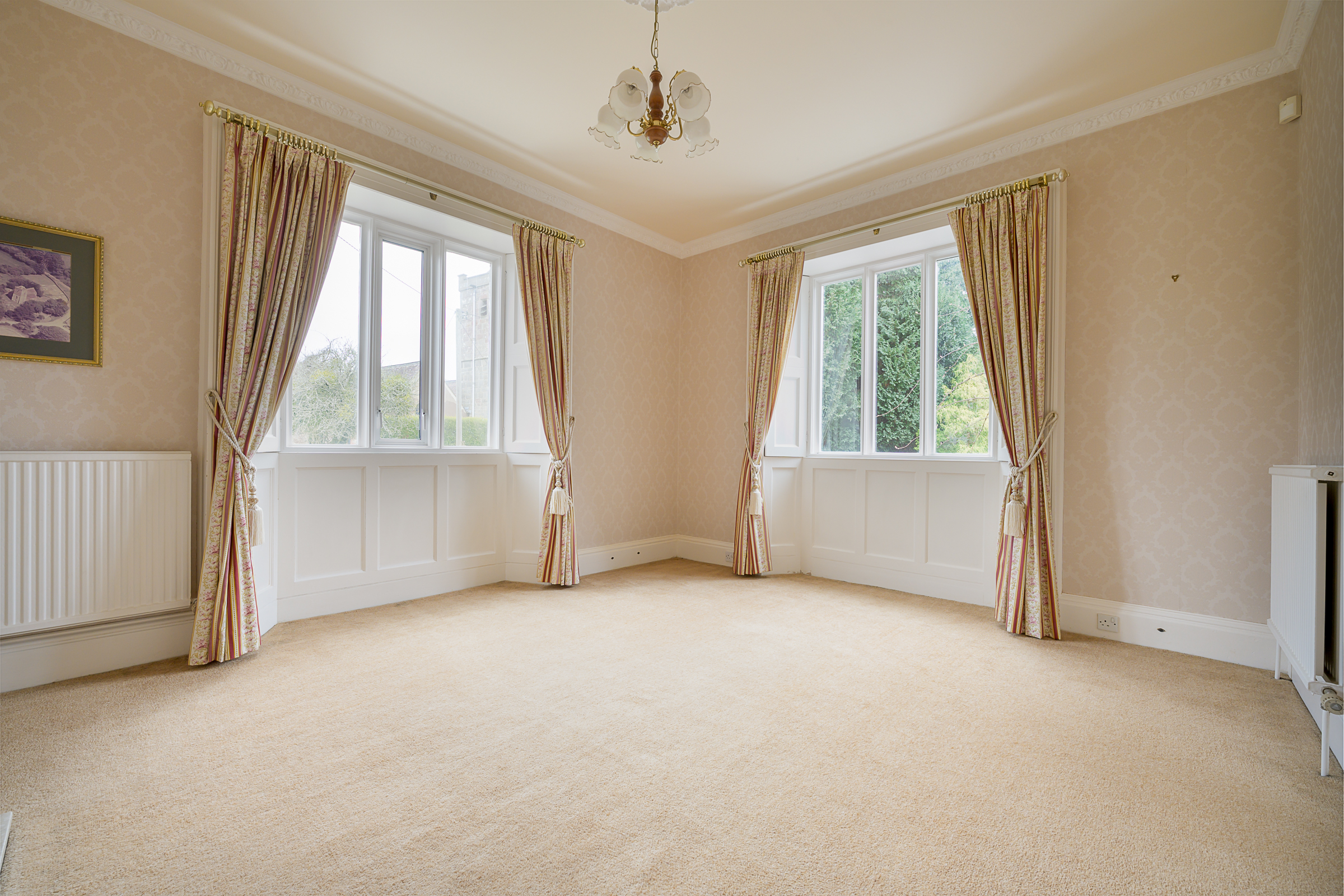 5 bedroom detached house for sale 0