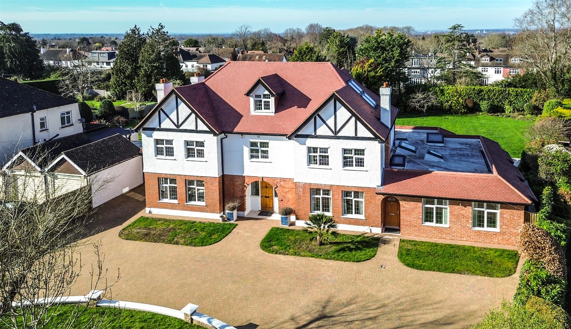 8 bedroom barn conversion for sale in Norwich