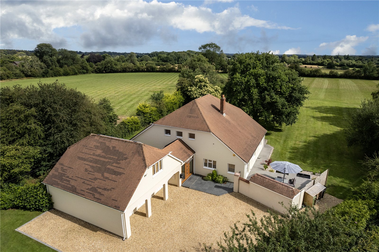 5 bedroom detached house for sale 0