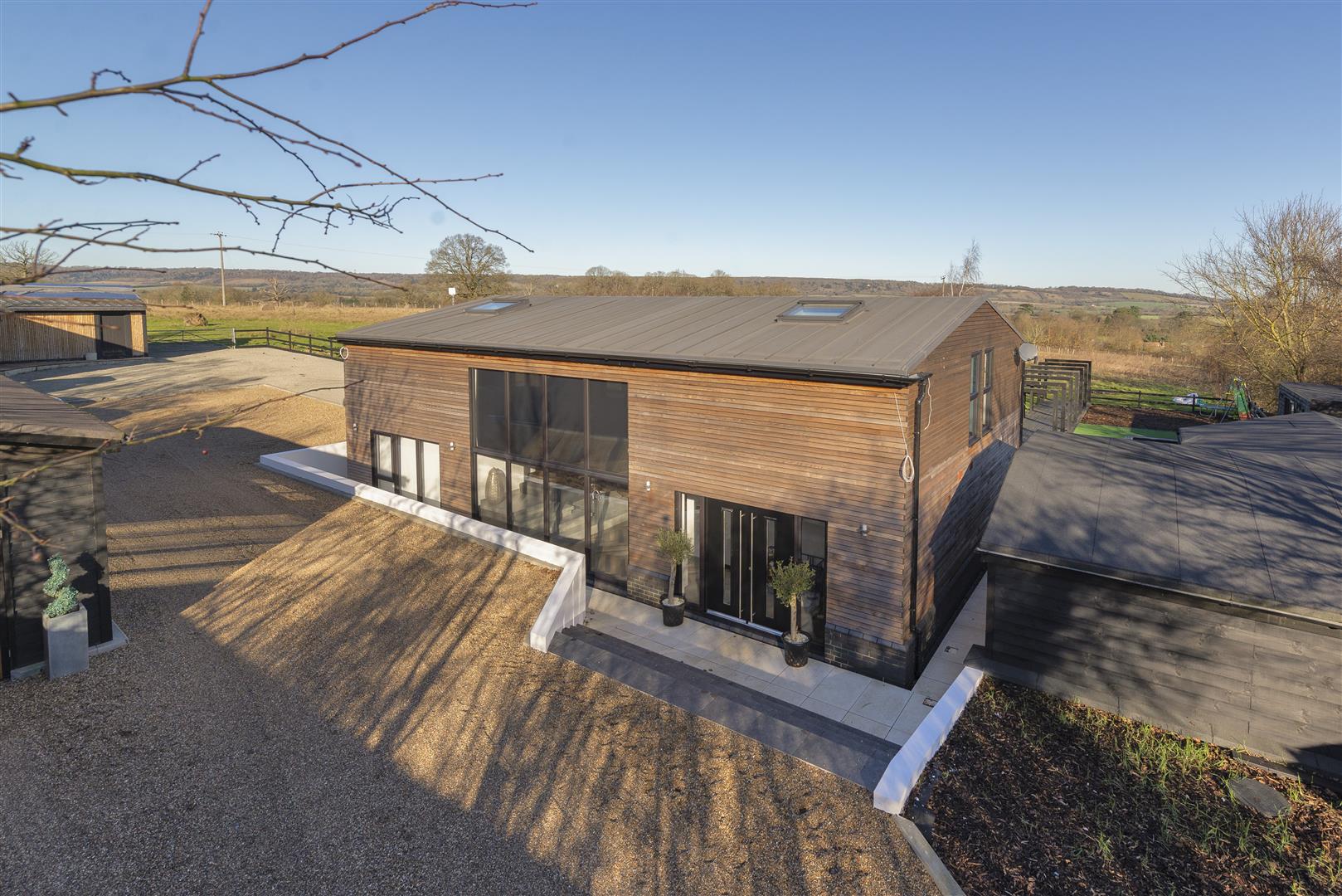 4 bedroom detached house for sale 0