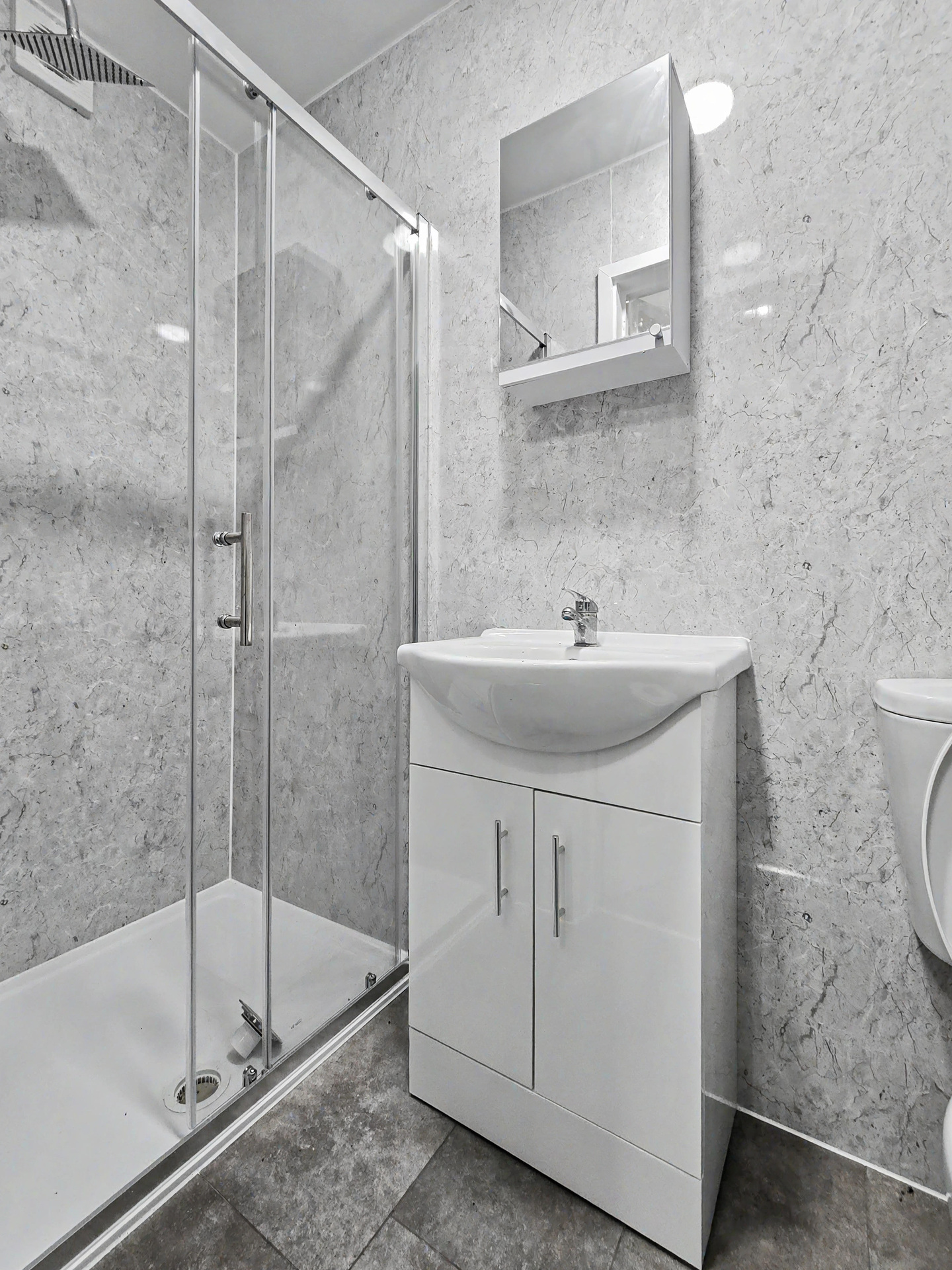 33B, Watford photo 4