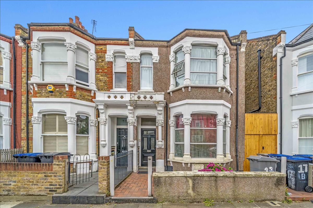 4 bedroom end terrace house for sale 0