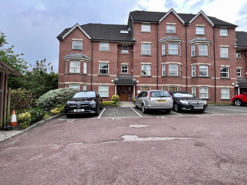11, Royal Court Drive, Bolton photo 2