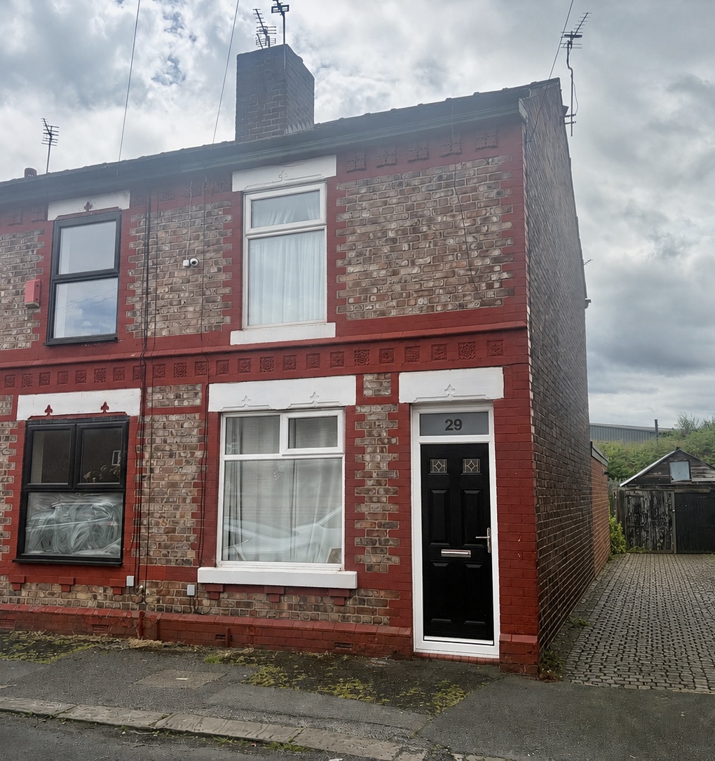 29, Warrington photo 2