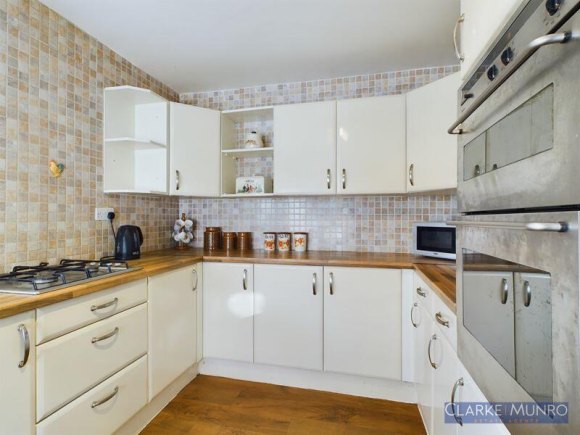 30b, Parkvale, Middlesbrough photo 2
