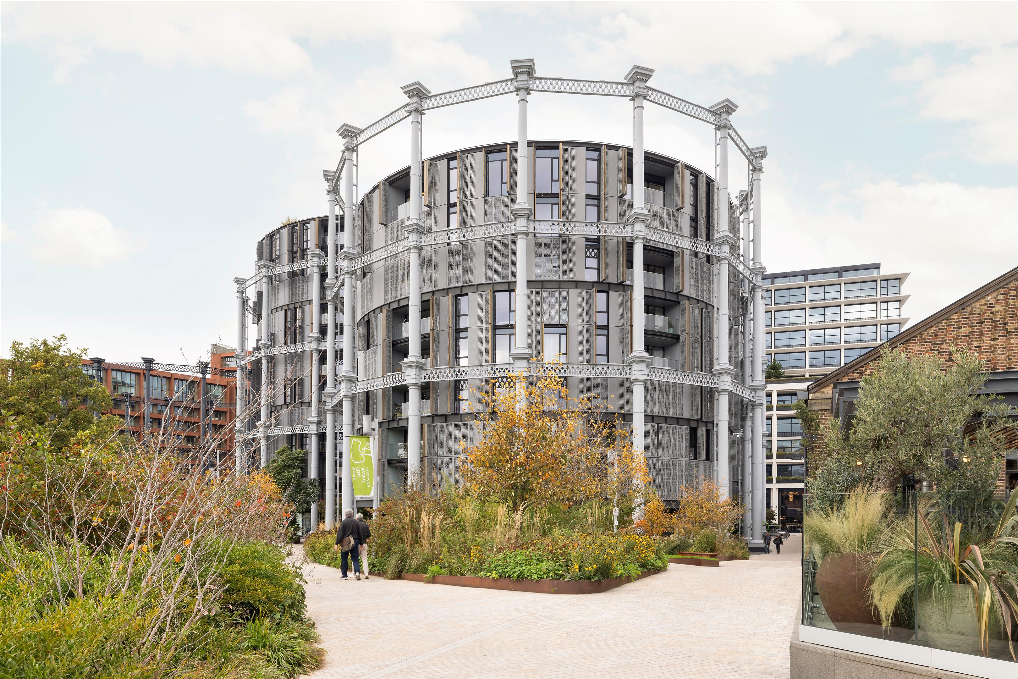 3 bedroom flat for sale 0