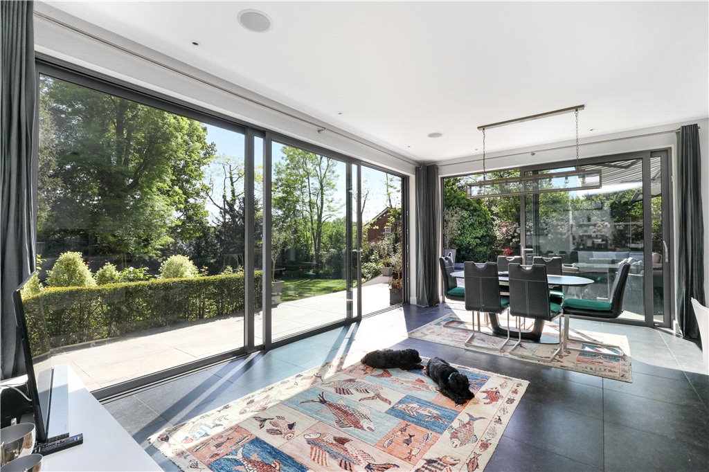 5 bedroom detached house for sale 0