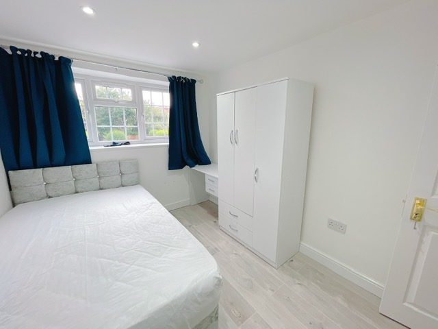 Botwell Lane, Hayes photo 4