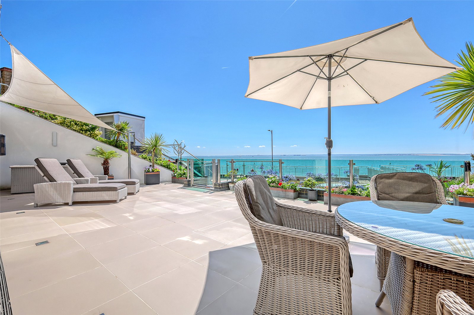 2 bedroom flat for sale 0