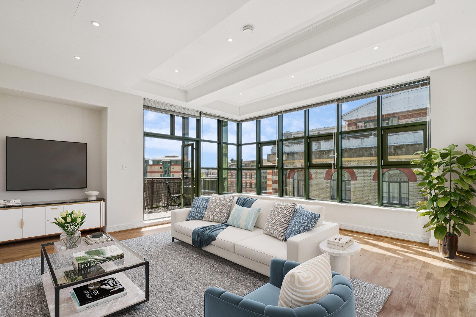 3 bedroom flat for sale