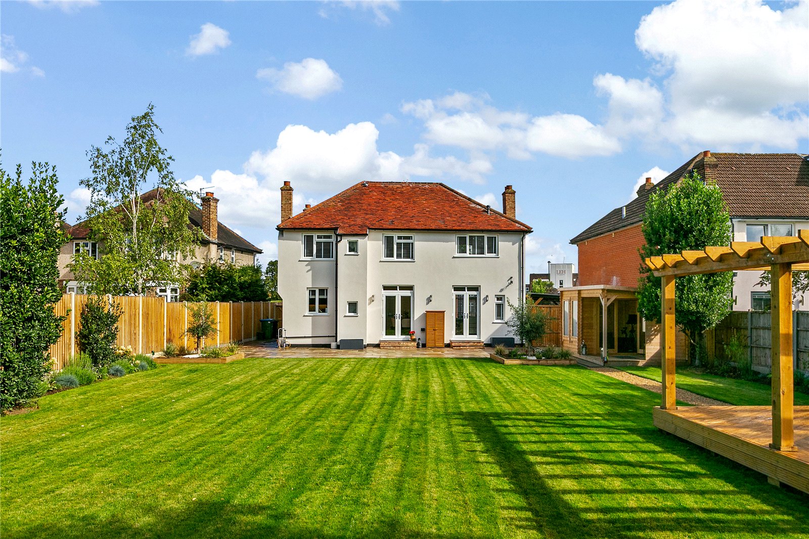 4 bedroom detached house for sale 0