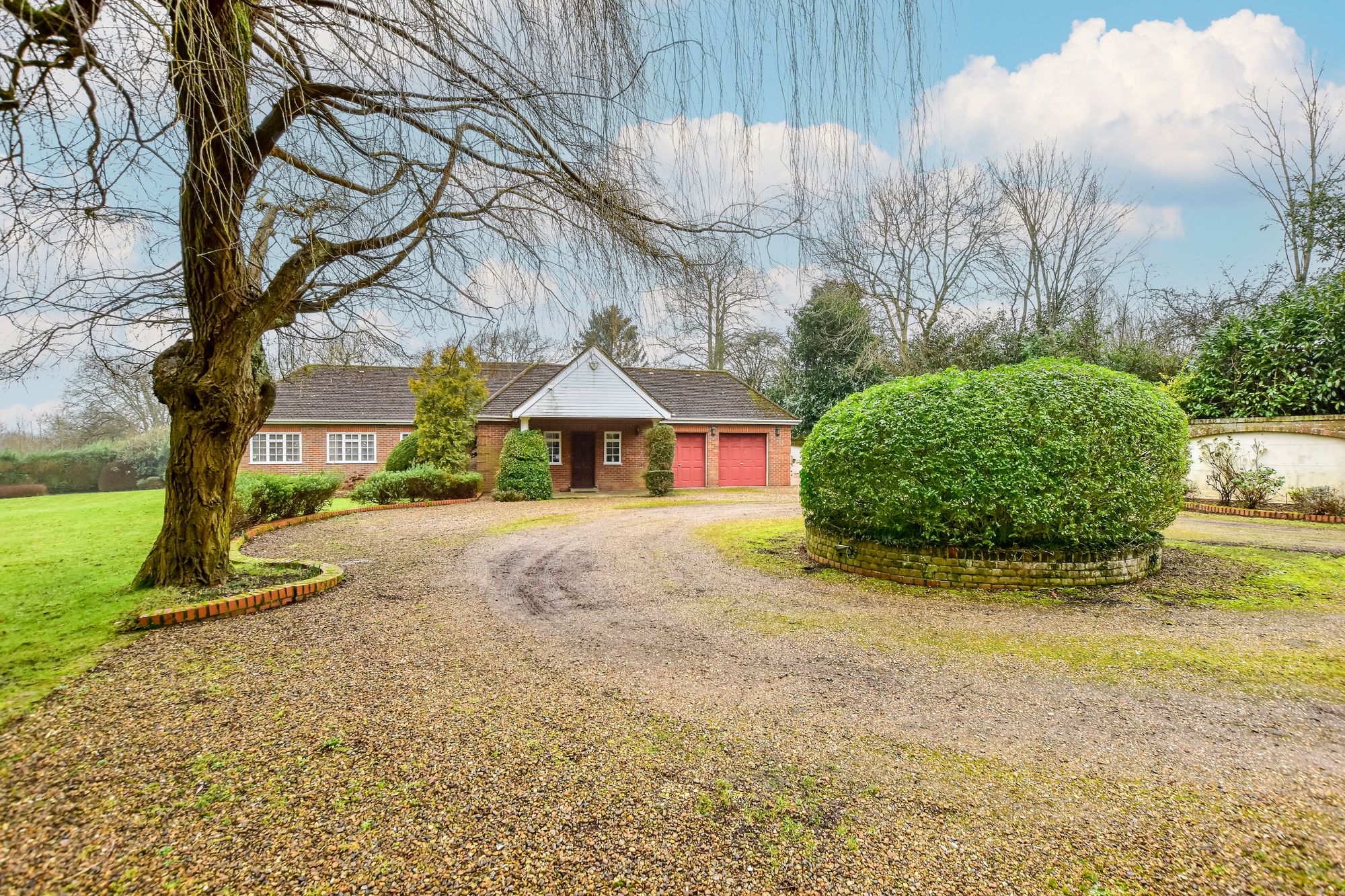 5 bedroom detached house for sale 0