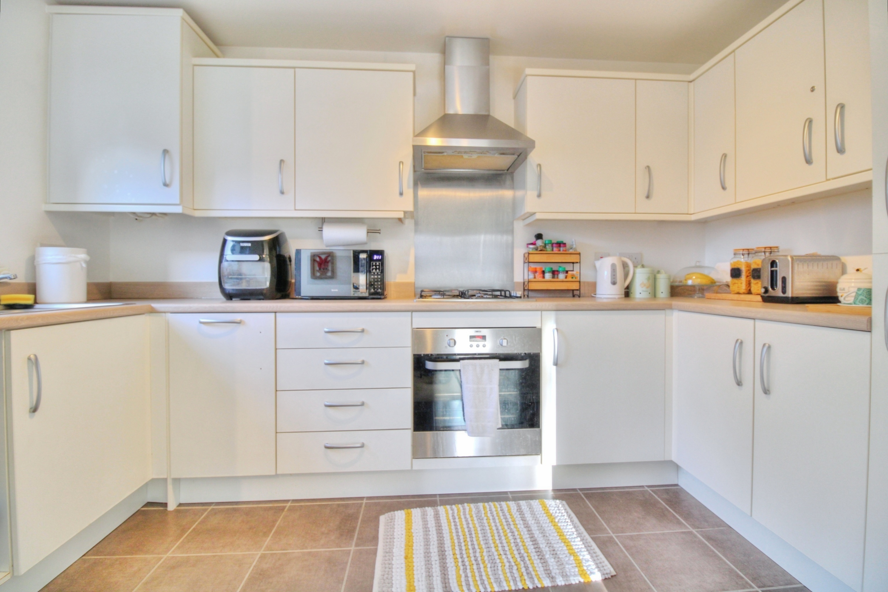 Flat 2, 7, Blue Albion Lane, Milton Keynes photo 3
