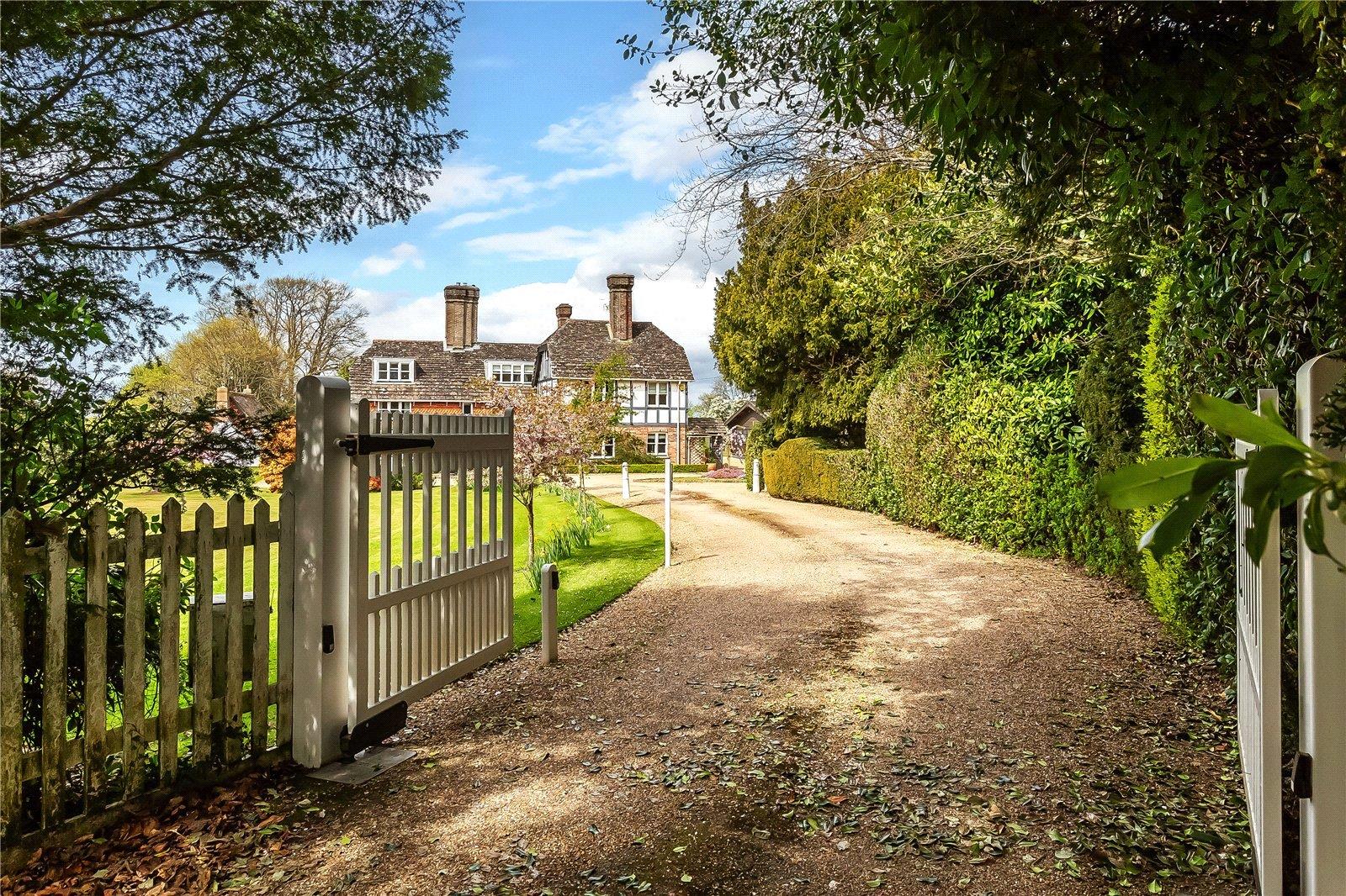 5 bedroom detached house for sale 0