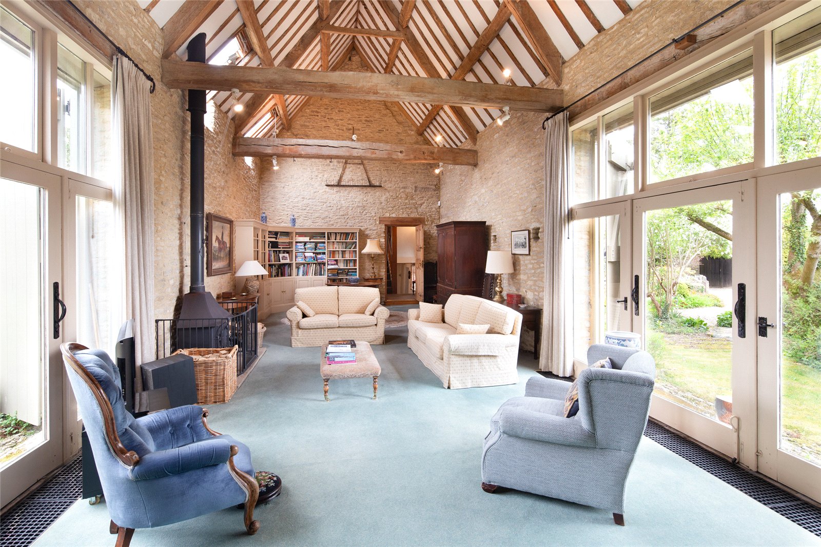 4 bedroom detached house for sale 0