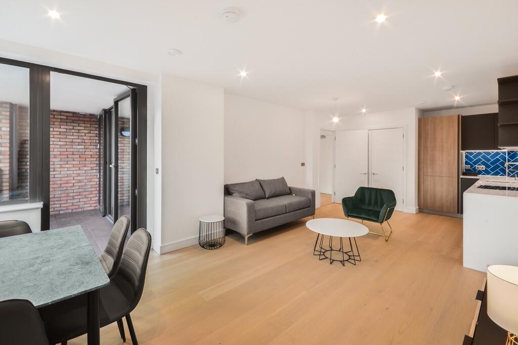 1-bed flat on 86 Rosewood Building, London, £649,000