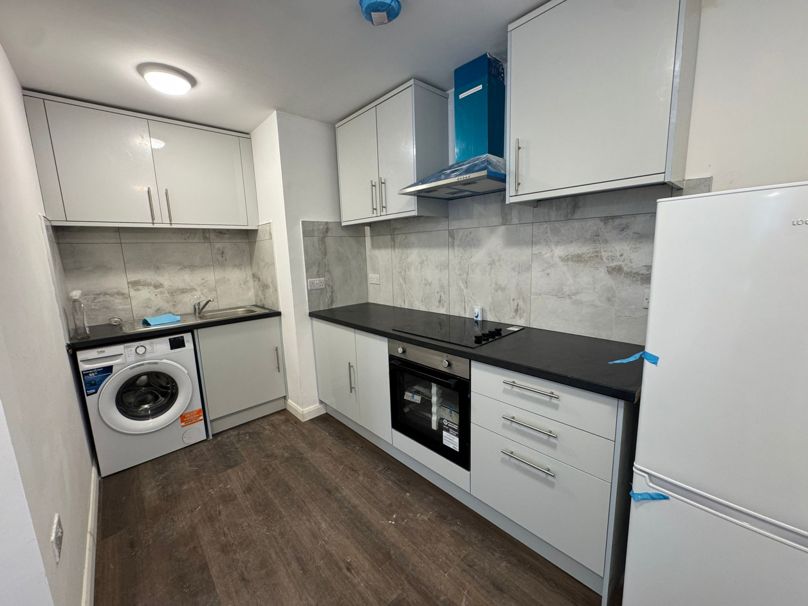 Flat 2, 63b High Street, Ruislip photo 4