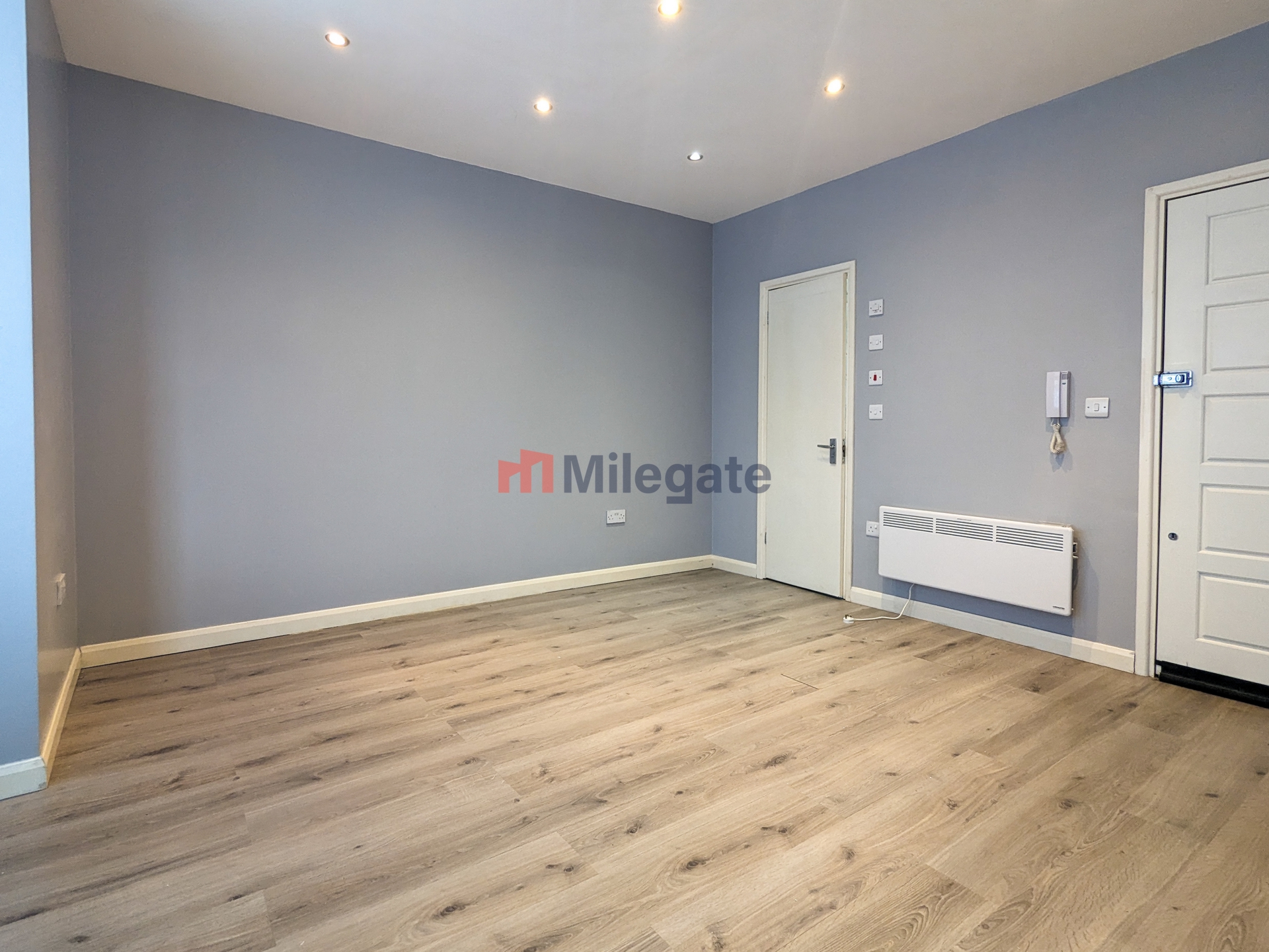 Flat 3 129, Stafford Road, Greater London photo 5
