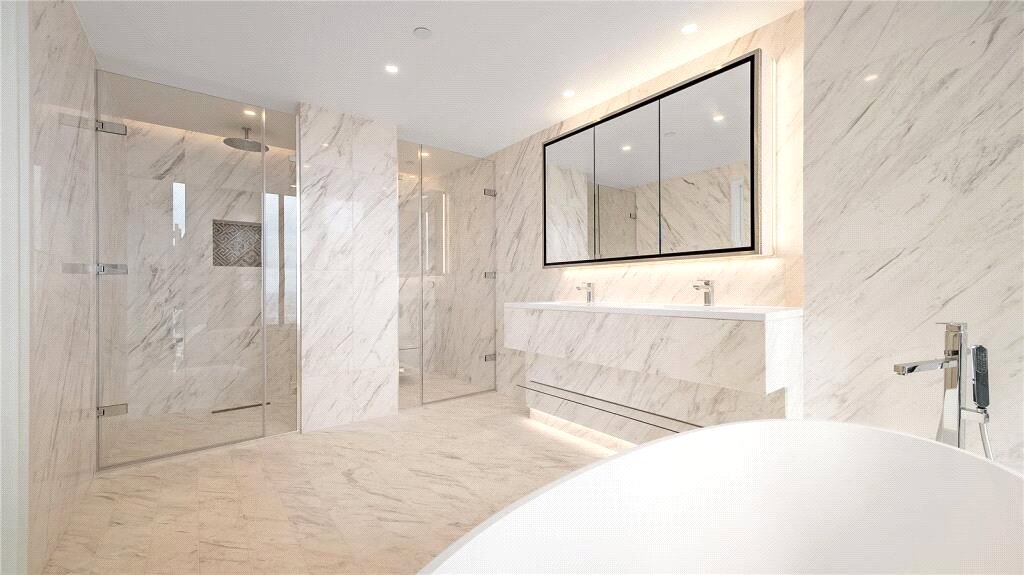 3 bedroom flat for sale 0