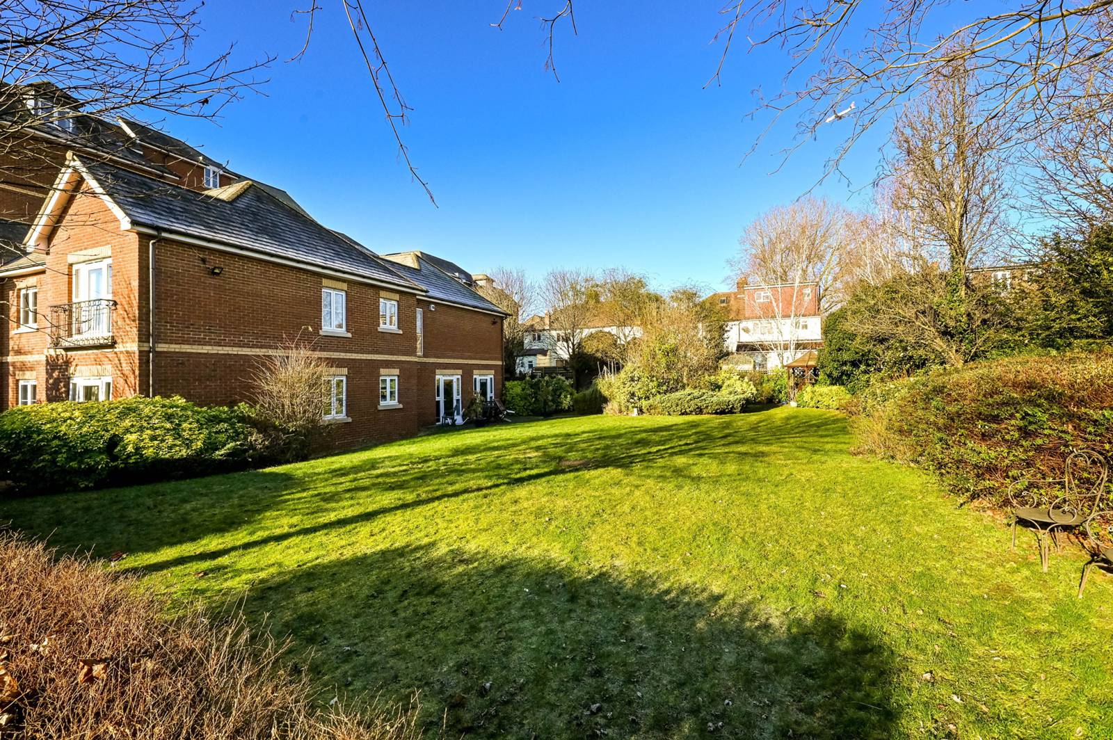 Golden Court, Isleworth photo 4