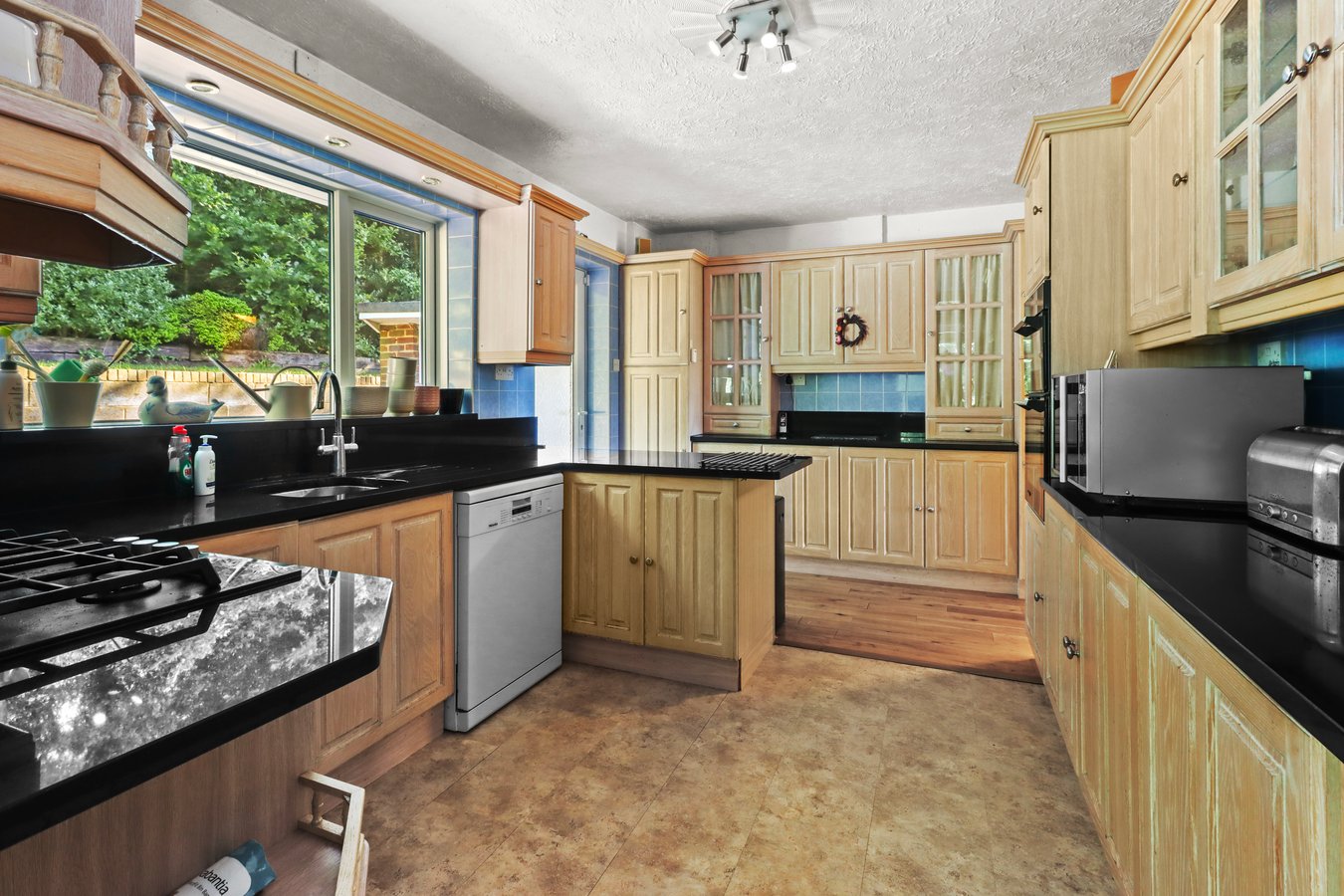 15 Ochiltree Road photo 4