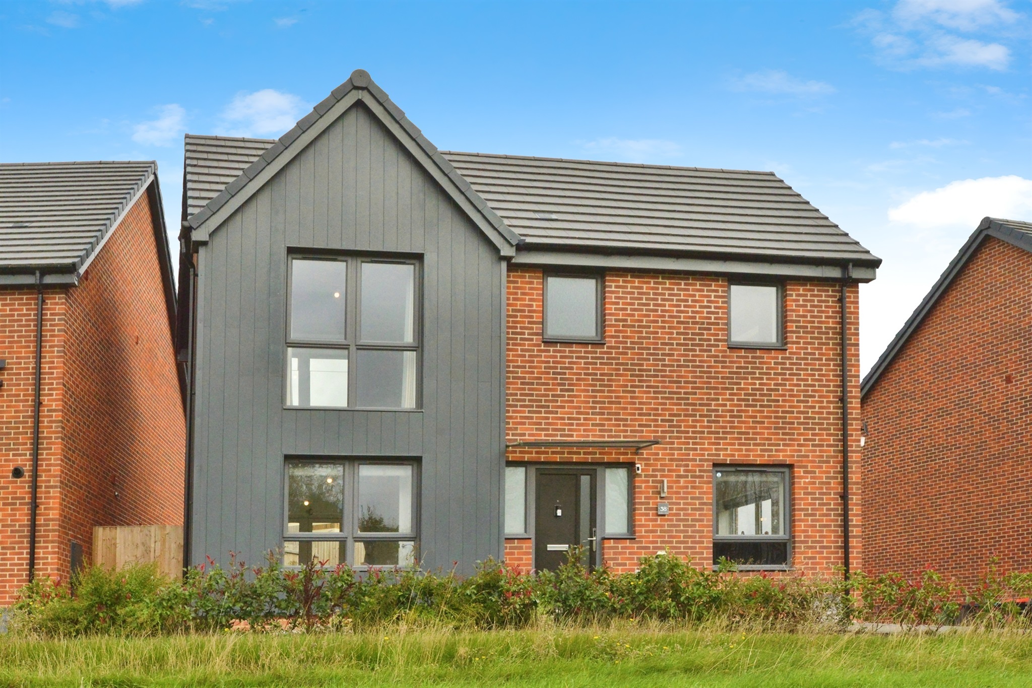 3-bed detached on 38, Orwell Avenue, Milton Keynes, £435,000