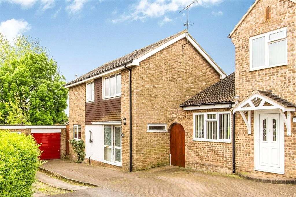 10,, Dunlin Court, Banbury photo 2