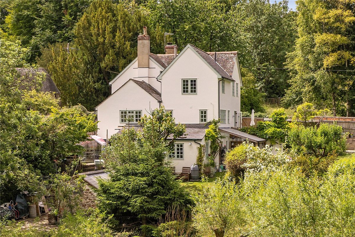 4 bedroom detached house for sale 0