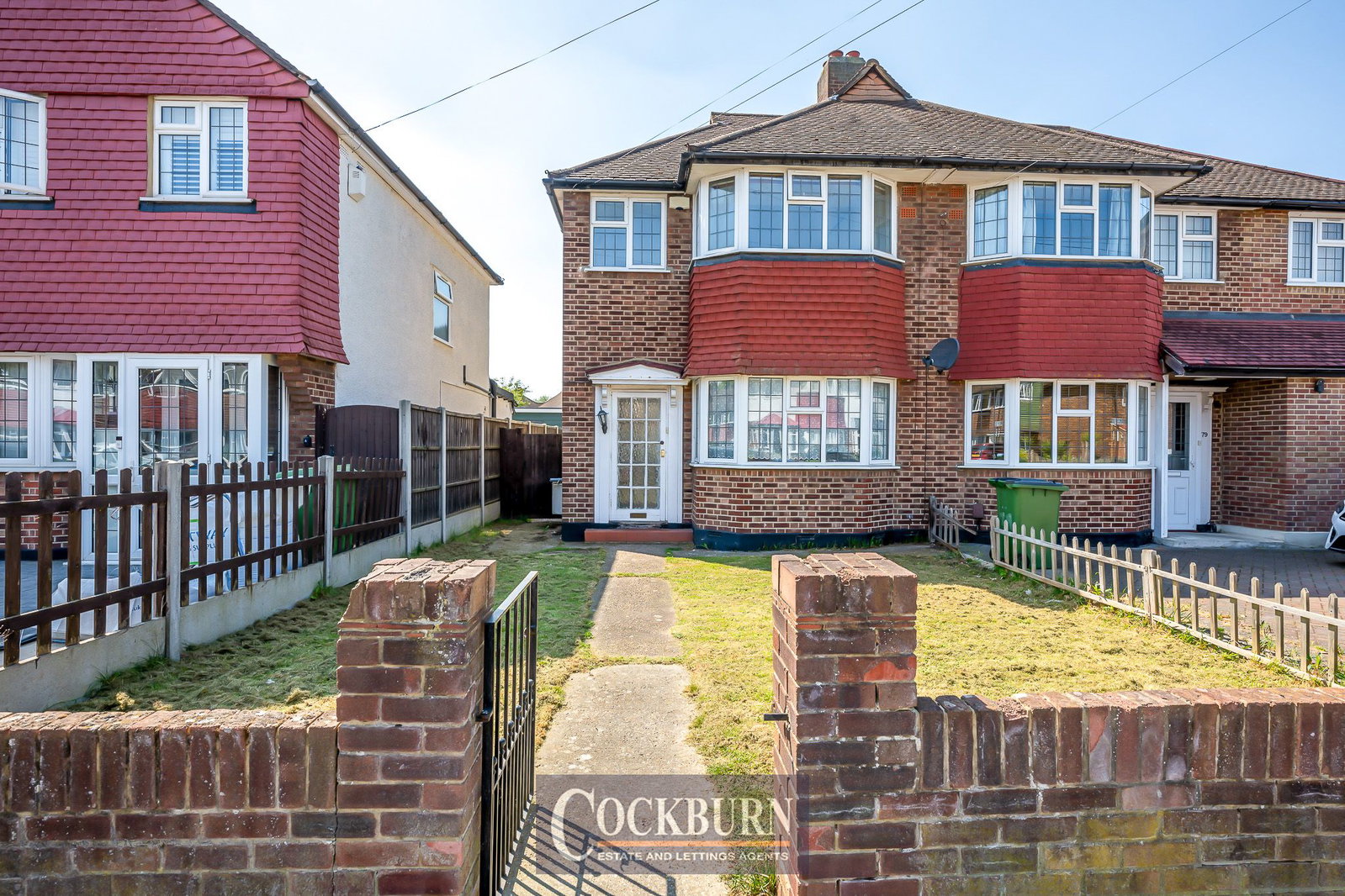 77, Sparrows Lane, London photo 2