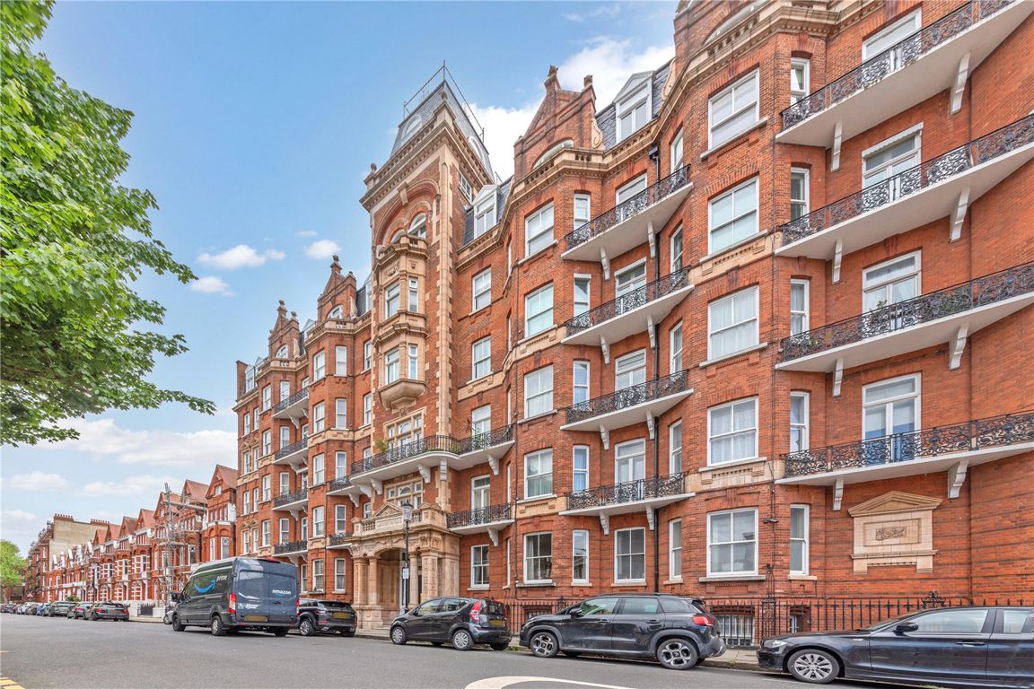 4 bedroom flat for sale 0