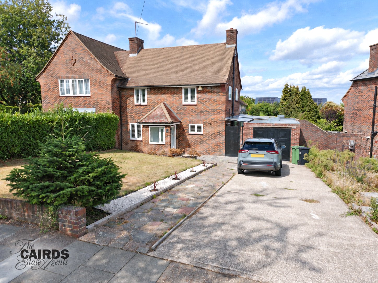 28, Downland Way, Surrey photo 2