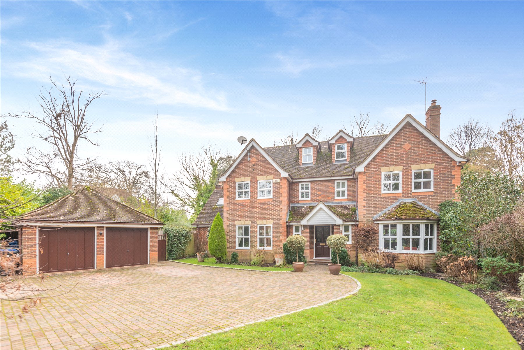 1, Hale End, Surrey photo 2