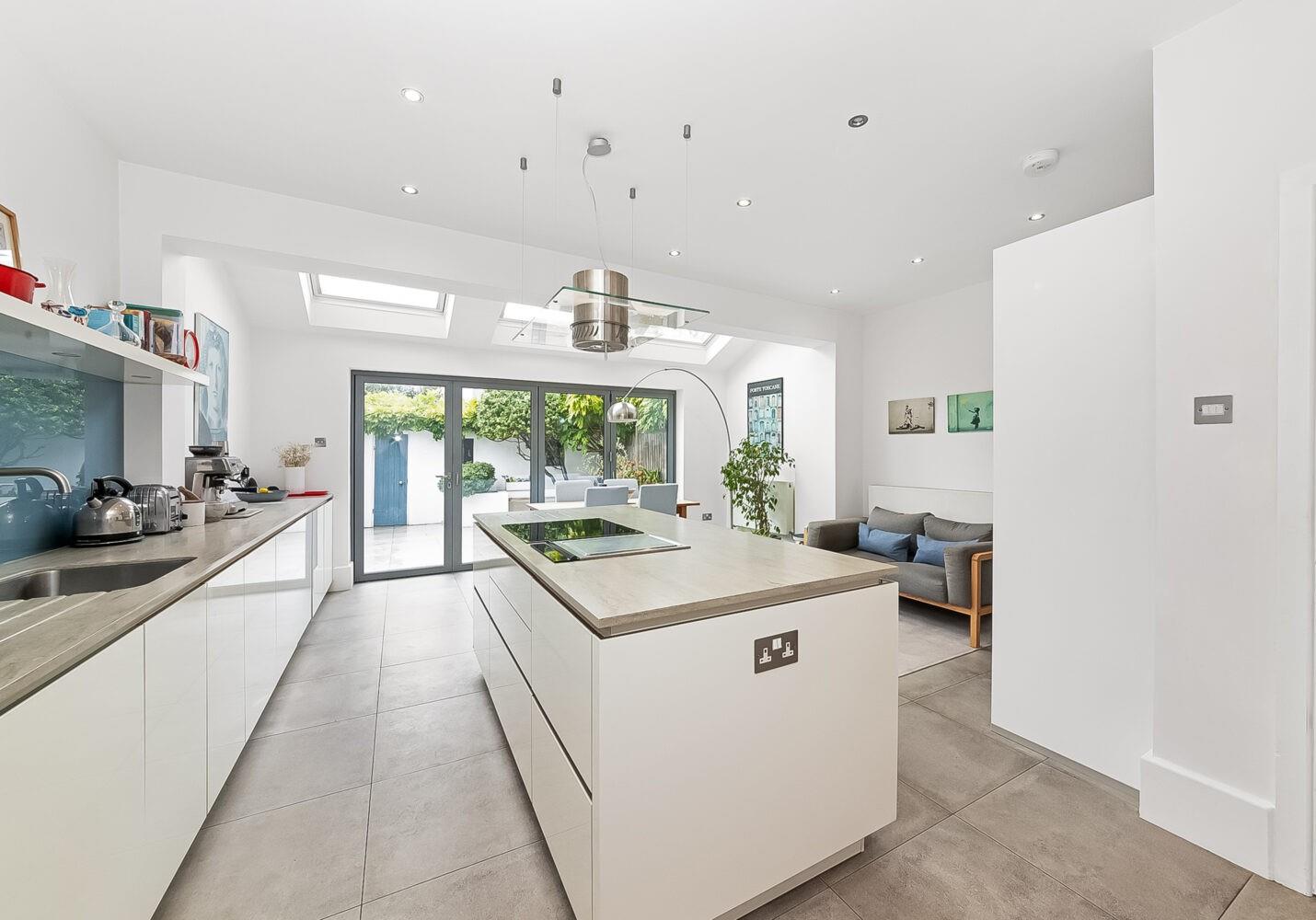 4 bedroom end terrace house for sale 0