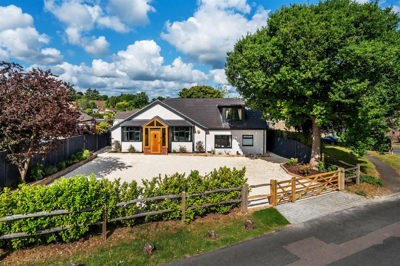 4 bedroom detached house for sale 0