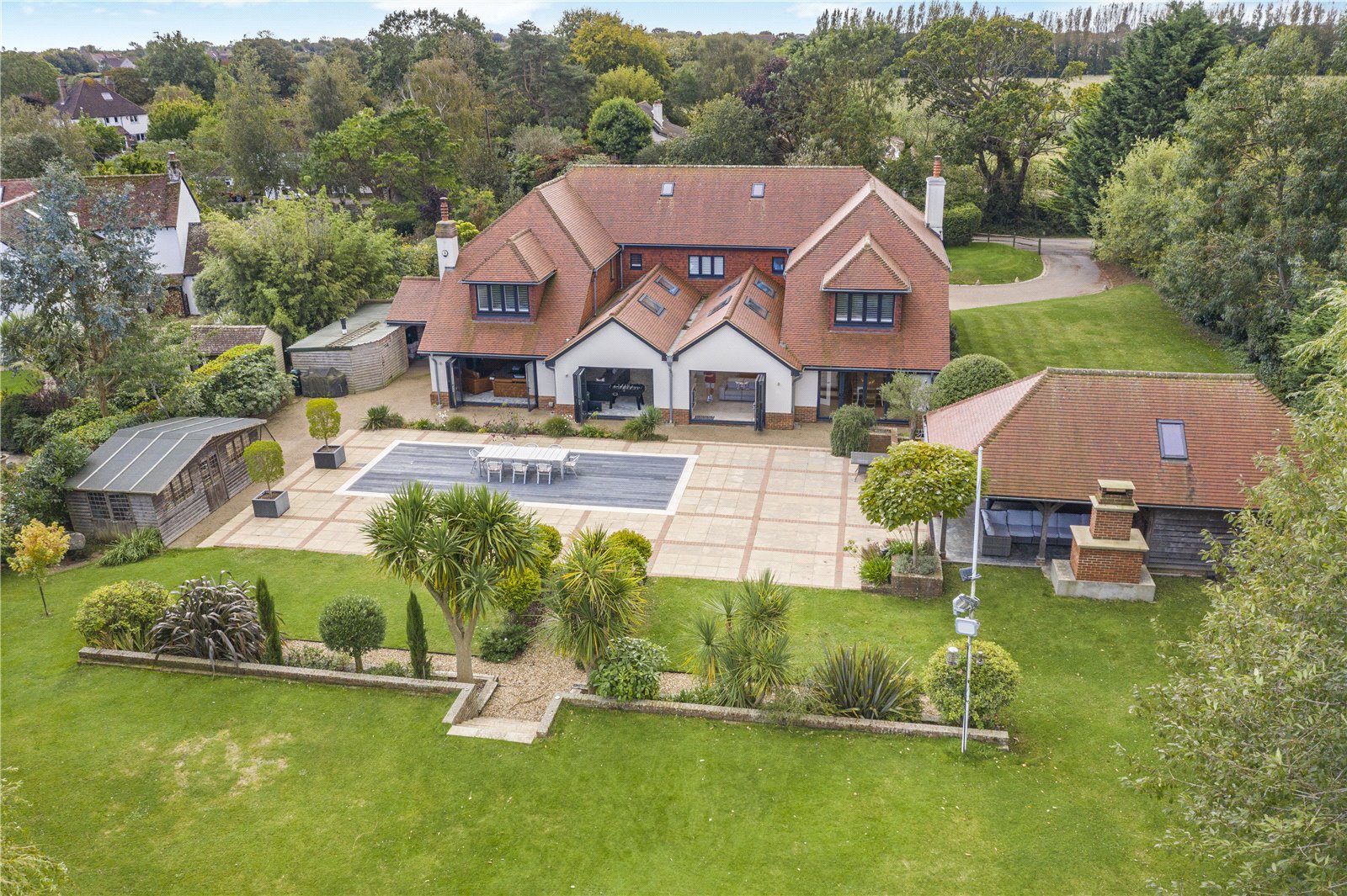 7 bedroom detached house for sale 0