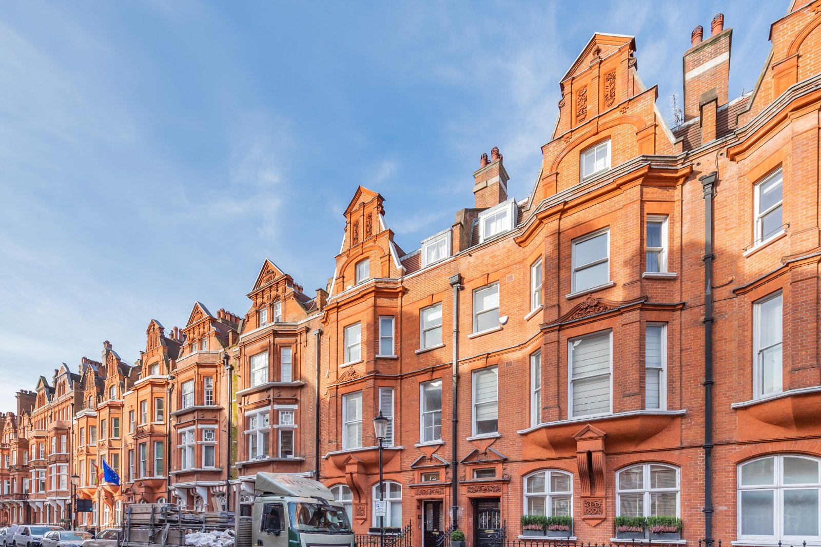 3 bedroom flat for sale 0