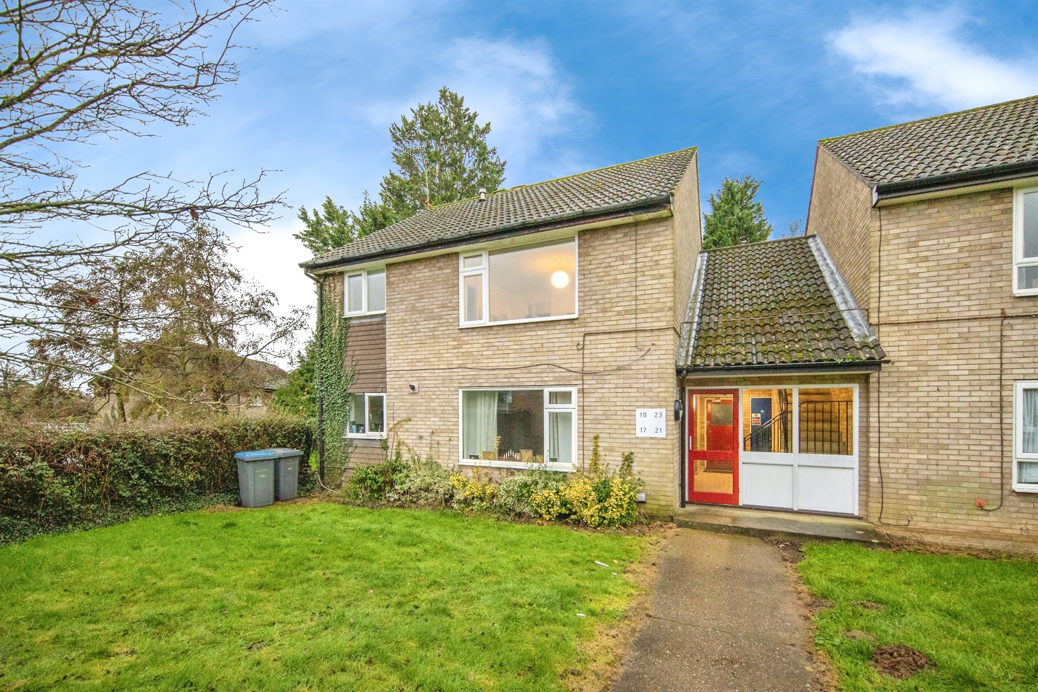 2-bed flat on 19, Churchman Close, Woodbridge, £180,000