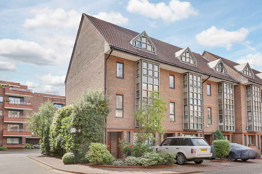 4 bedroom terraced house for sale 0