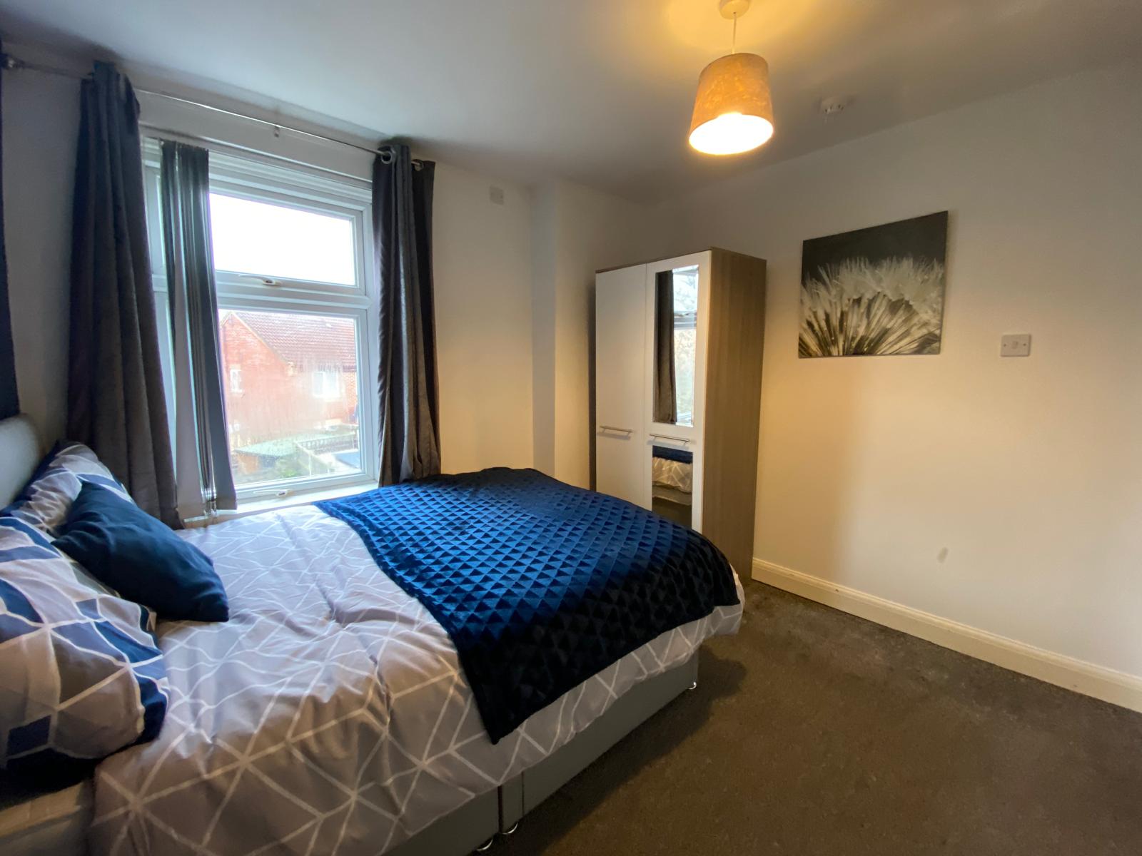 1121 London Road photo 5