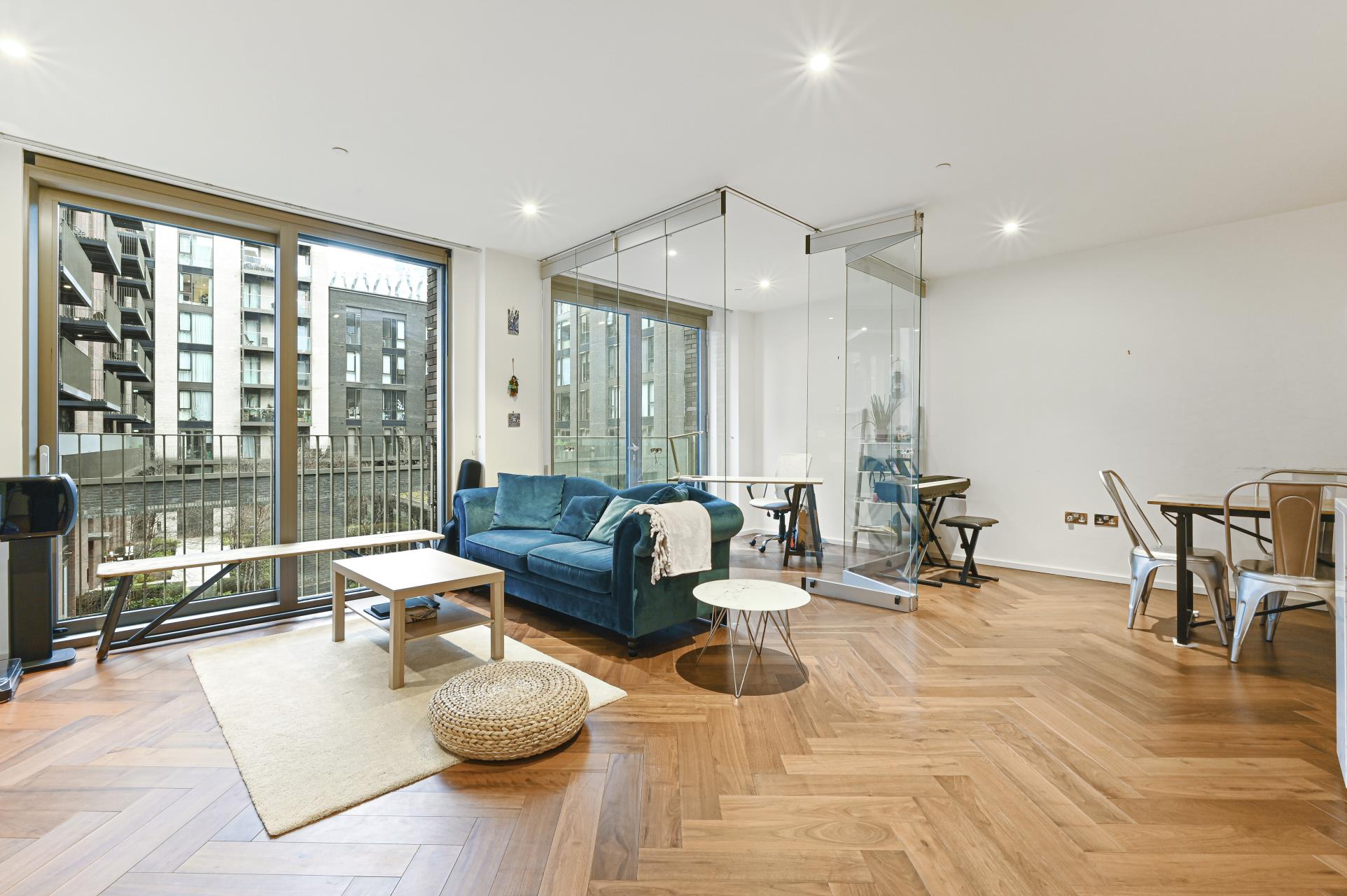 2 bedroom flat for sale 0