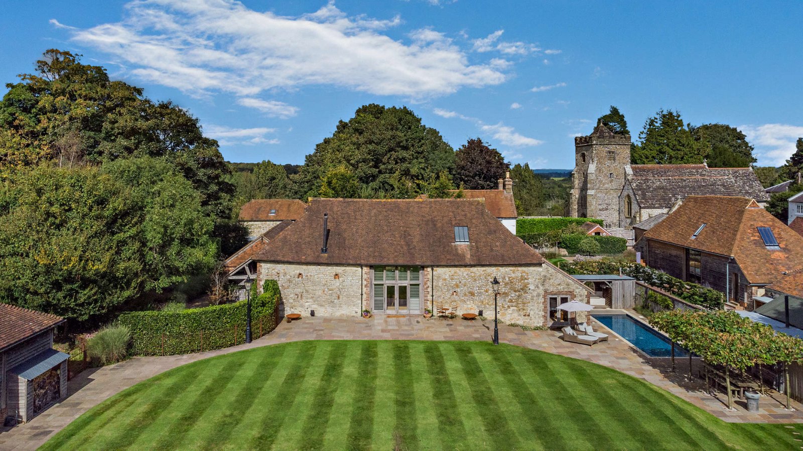 7 bedroom detached house for sale in Gerrards Cross