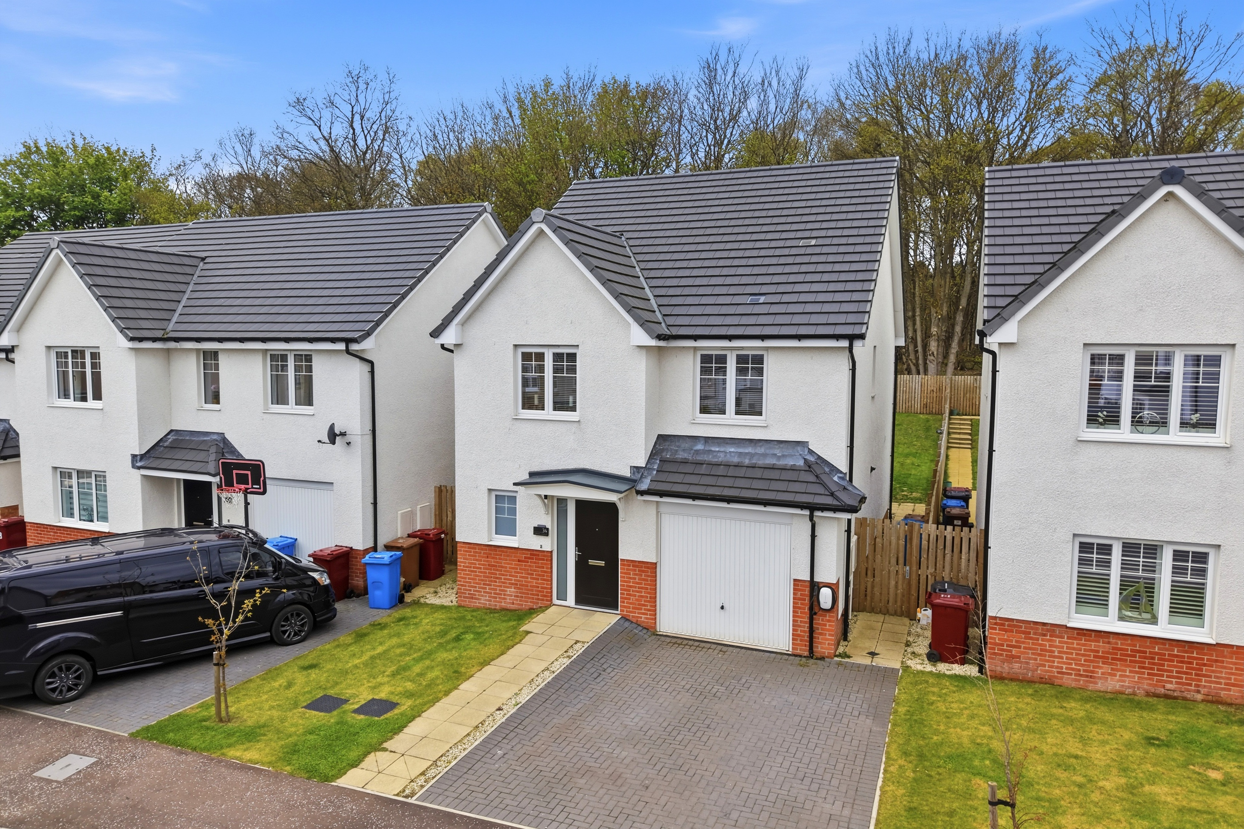 4 bed detached house for sale