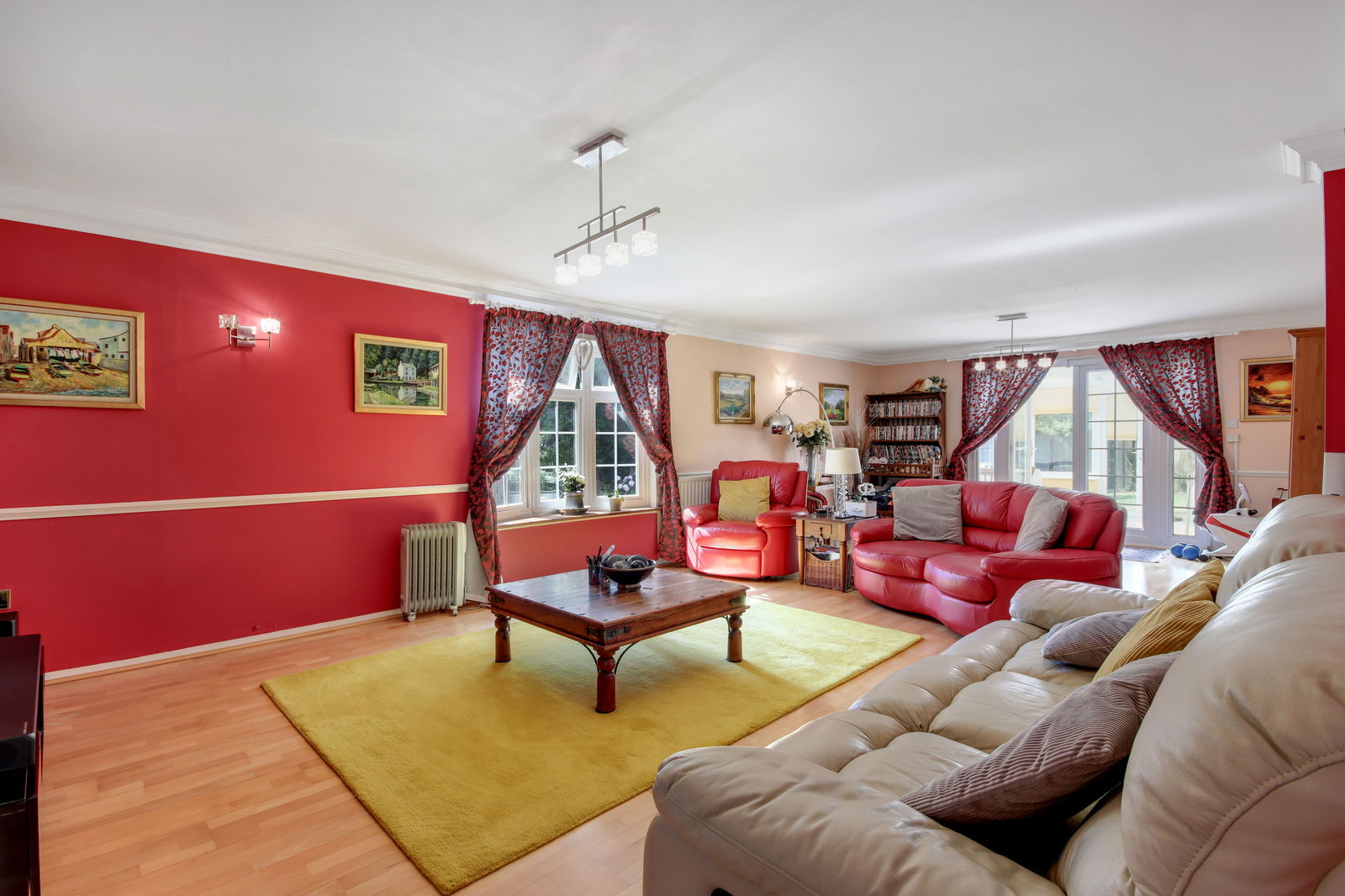 5 bedroom detached house for sale 0