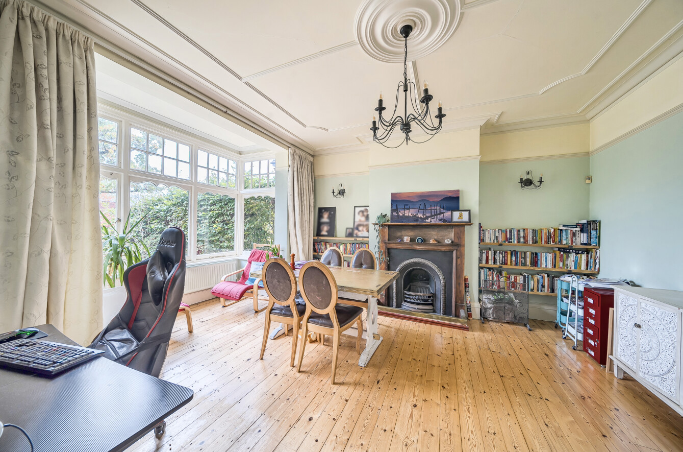 4 bedroom semi-detached house for sale 0