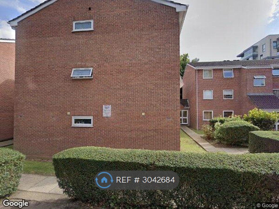Sunninghill Court, Bollo Bridge Road, London photo 2
