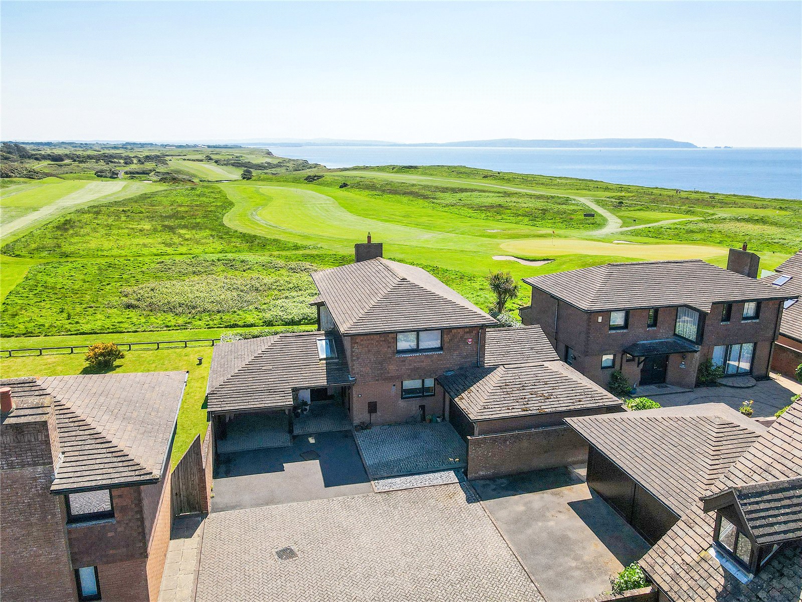 4 bedroom detached house for sale 0