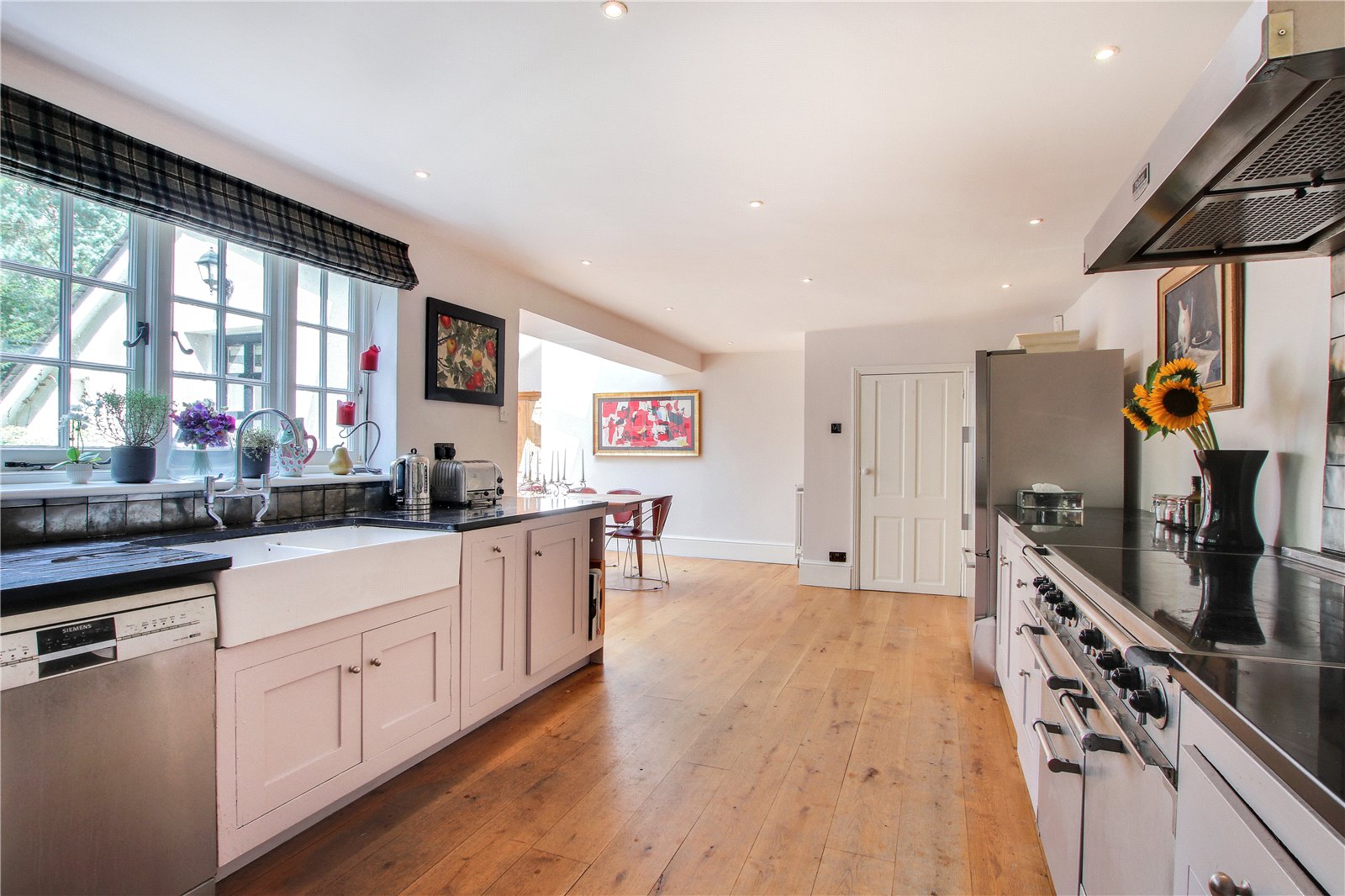 5 bedroom detached house for sale 0