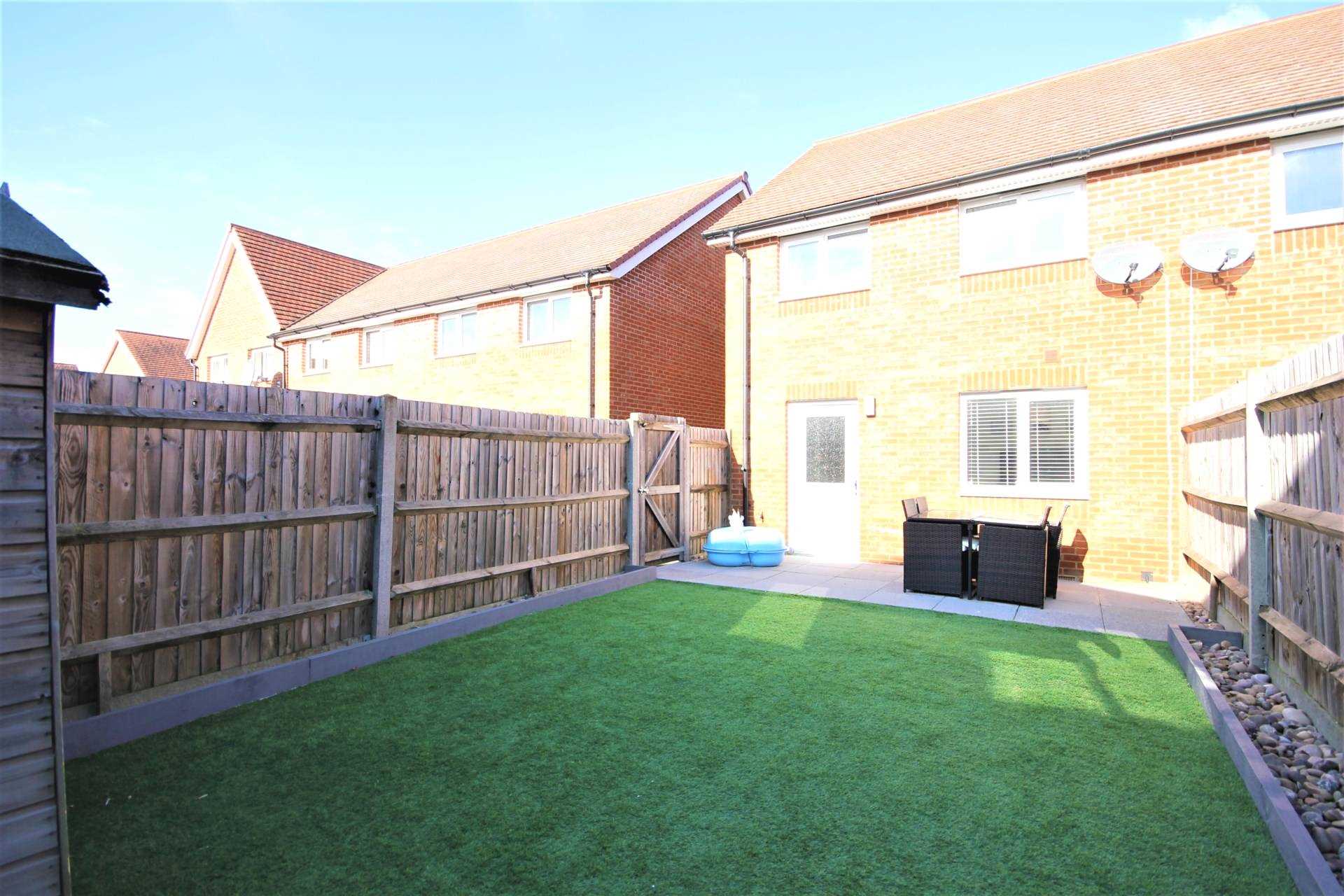 Free property report 20 Shearwater Drive, Bracknell, RG12 8EN Chimnie